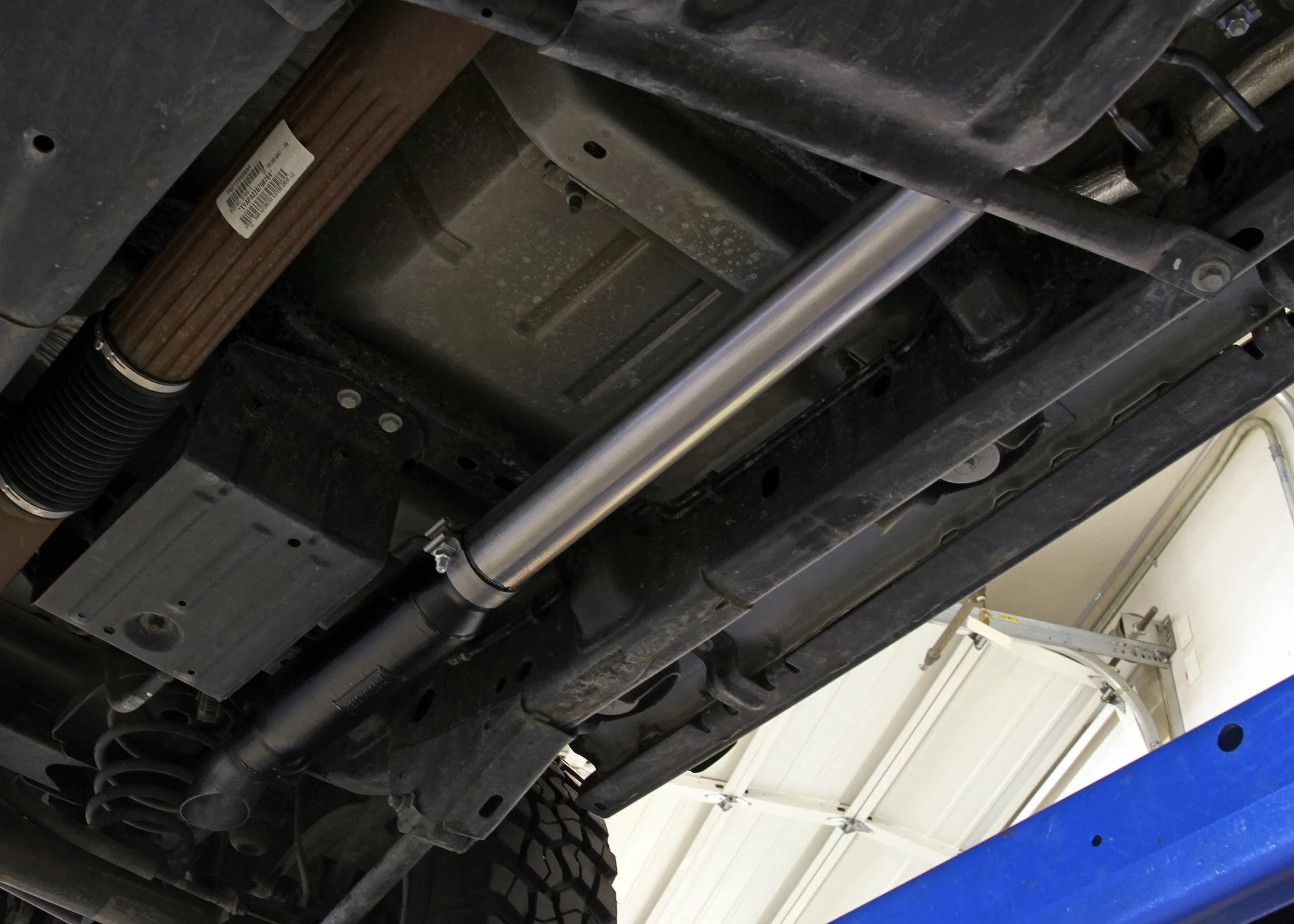 Flowmaster Exhaust Jeep Wrangler JK 3.6L/3.8L (07-18) 3.0" Catback - Outlaw Series 818110