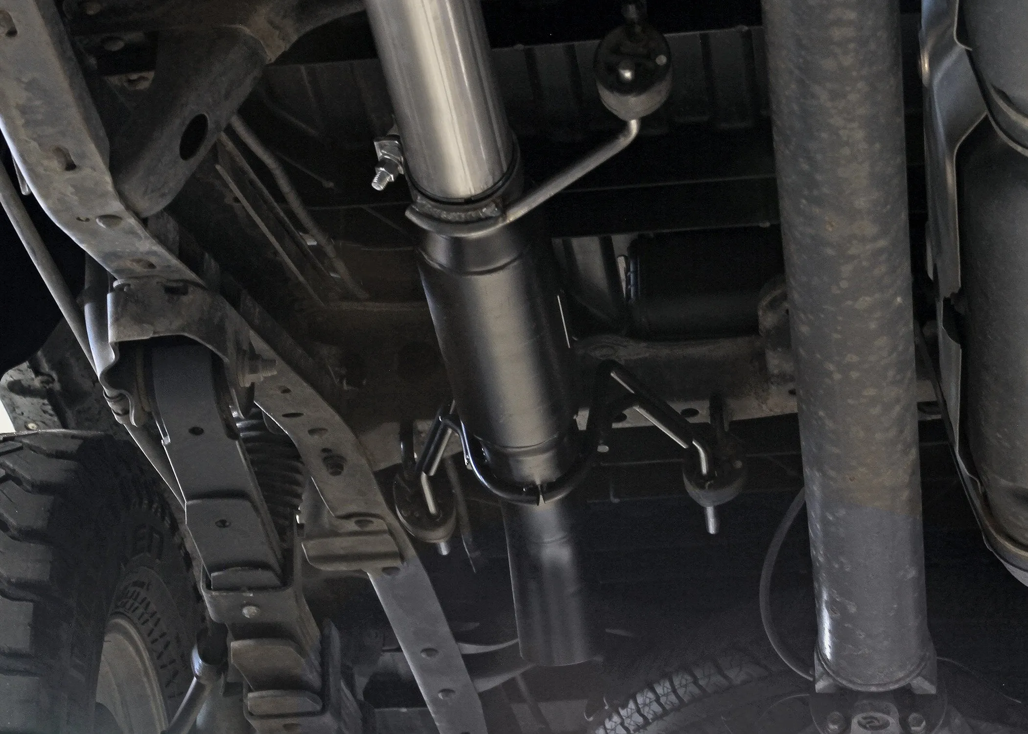 Flowmaster Exhaust Toyota Tacoma 4.0L (05-15) 3.0" Catback - Outlaw Series 817960